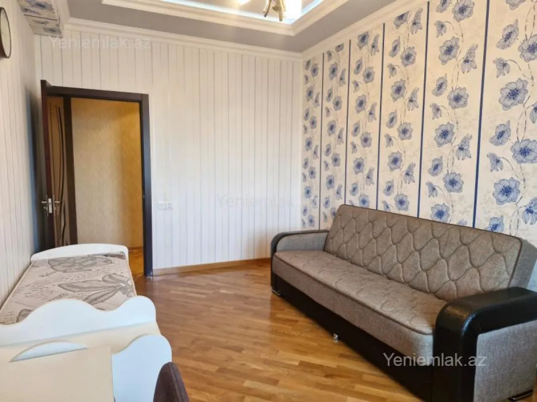 Satılır 3 otaqlı yeni tikili 125 m²