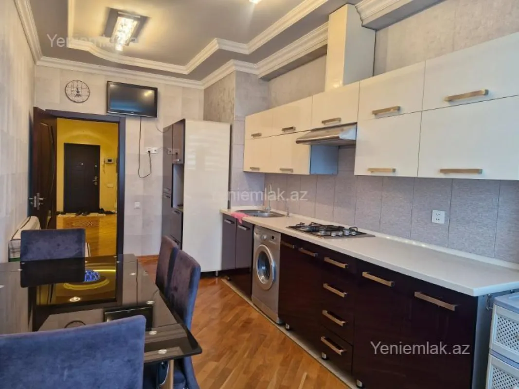 Satılır 3 otaqlı yeni tikili 125 m²