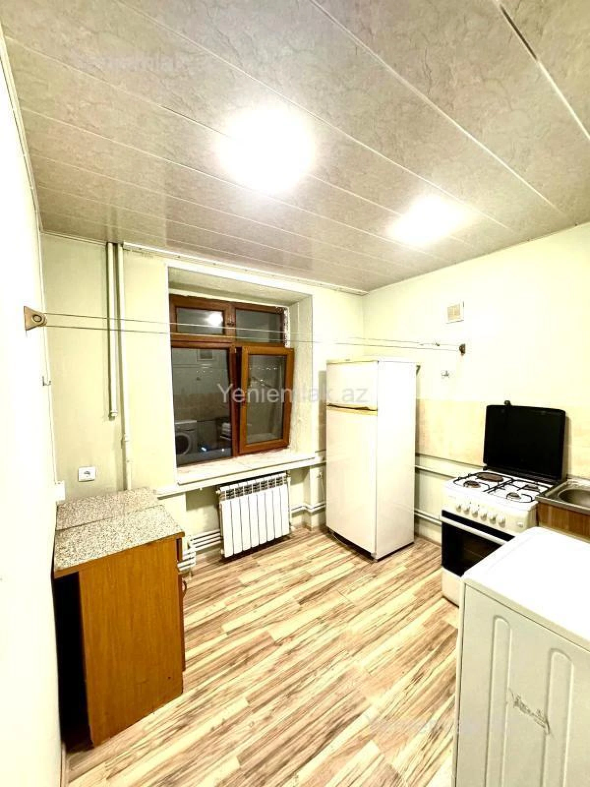 Satılır 2 otaqlı köhnə tikili 57 m²