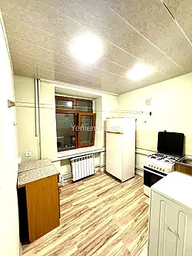Satılır 2 otaqlı köhnə tikili 57 m²