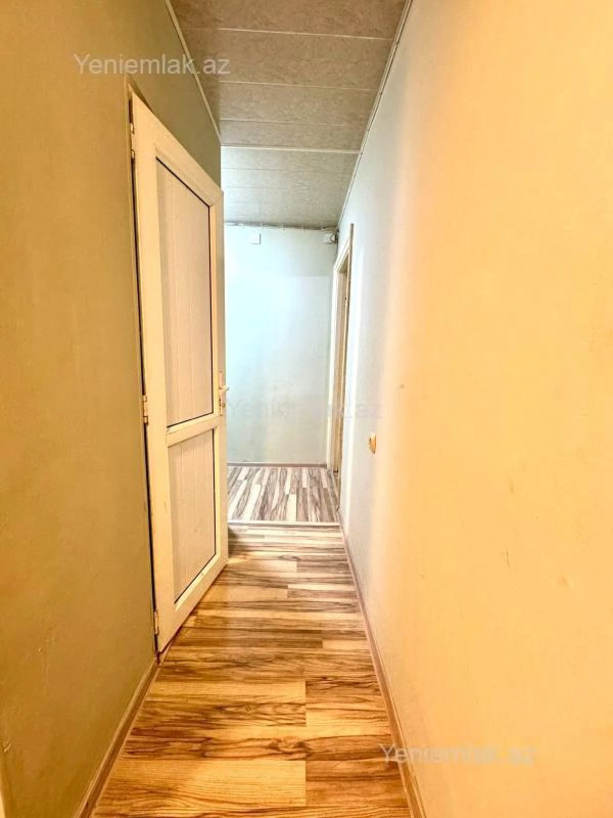 Satılır 2 otaqlı köhnə tikili 57 m²