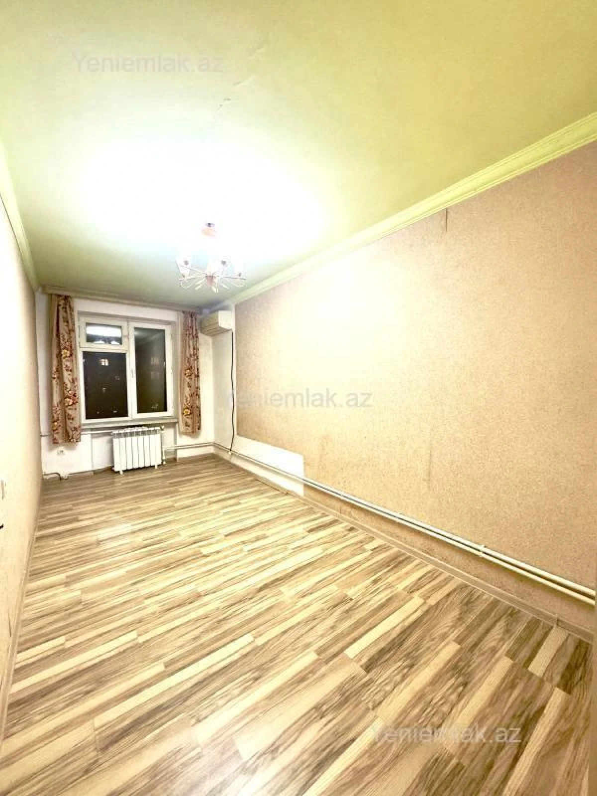 Satılır 2 otaqlı köhnə tikili 57 m²