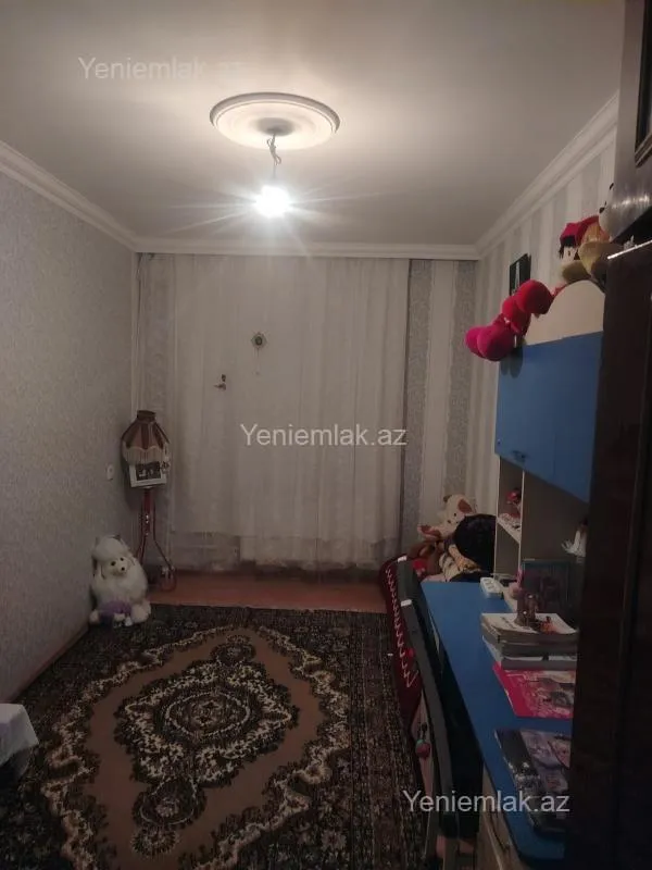 Satılır 3 otaqlı köhnə tikili 70 m²