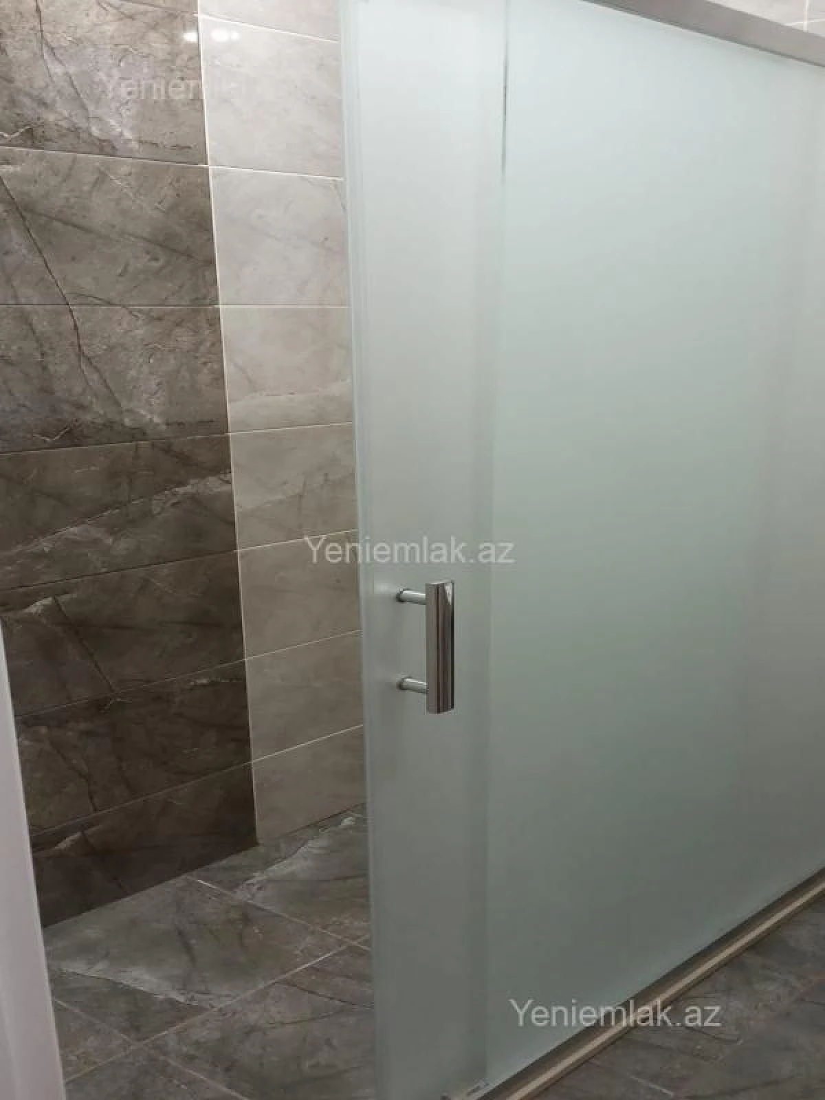 Satılır 3 otaqlı yeni tikili 120 m²