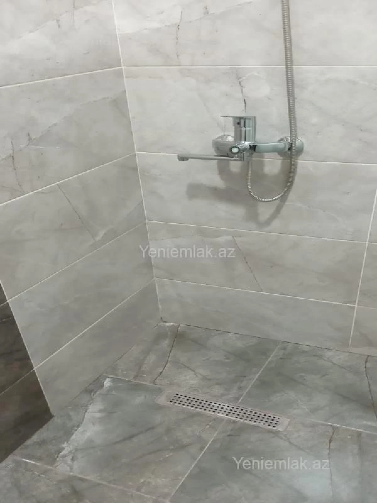 Satılır 3 otaqlı yeni tikili 120 m²