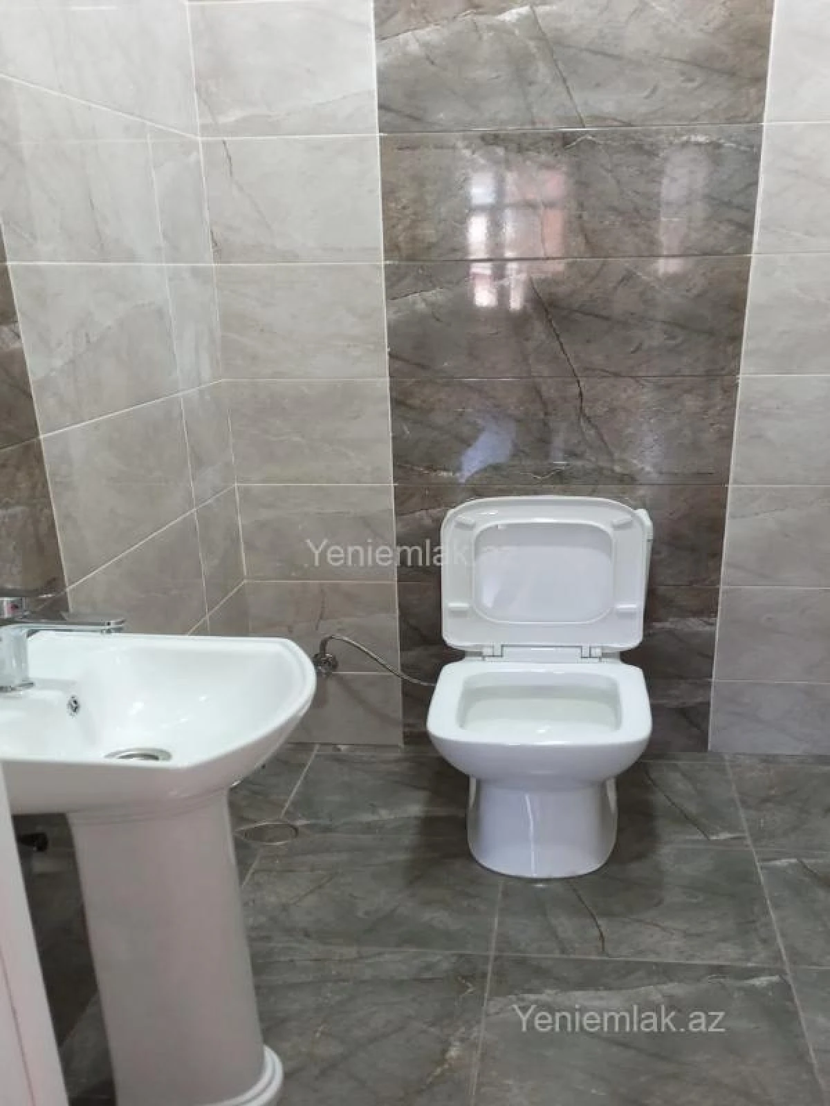 Satılır 3 otaqlı yeni tikili 120 m²