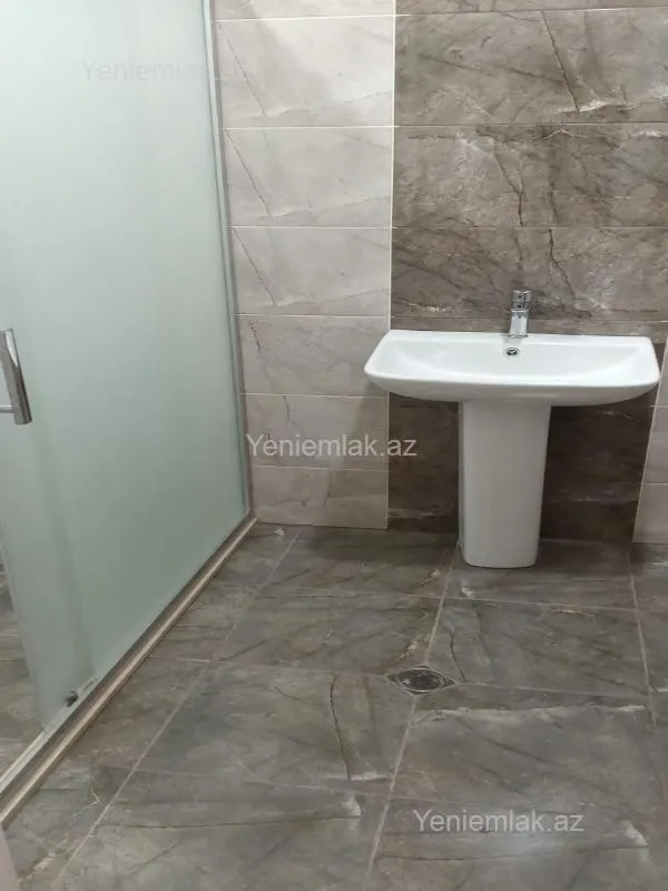 Satılır 3 otaqlı yeni tikili 120 m²