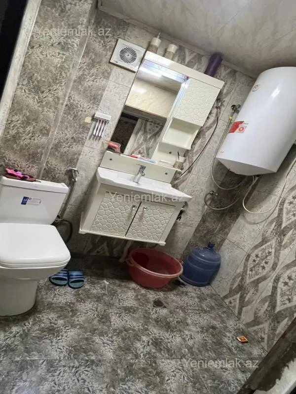 Satılır 2 otaqlı köhnə tikili 50 m²