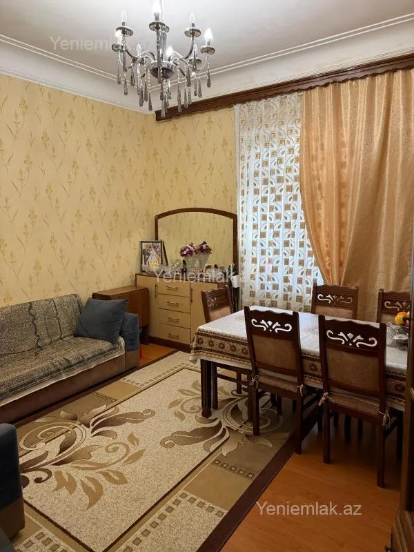 Satılır 2 otaqlı köhnə tikili 50 m²