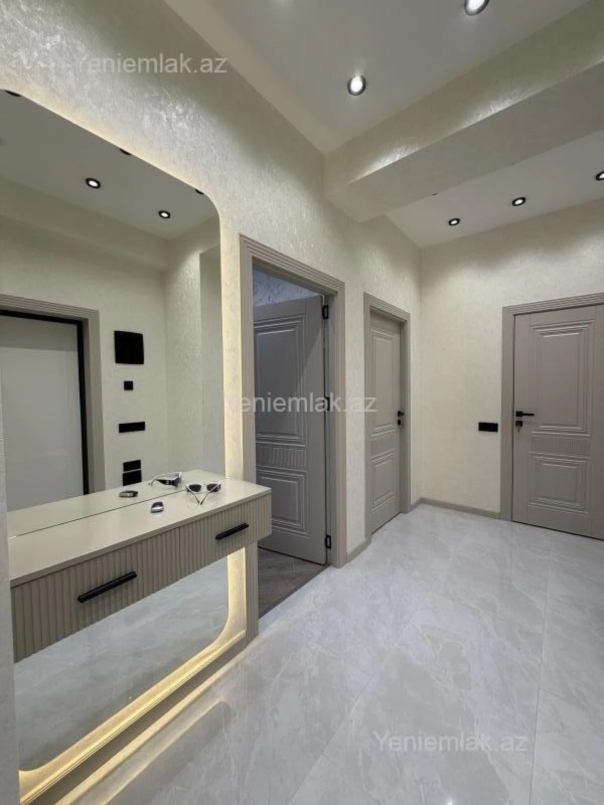 Satılır 3 otaqlı yeni tikili 90 m²