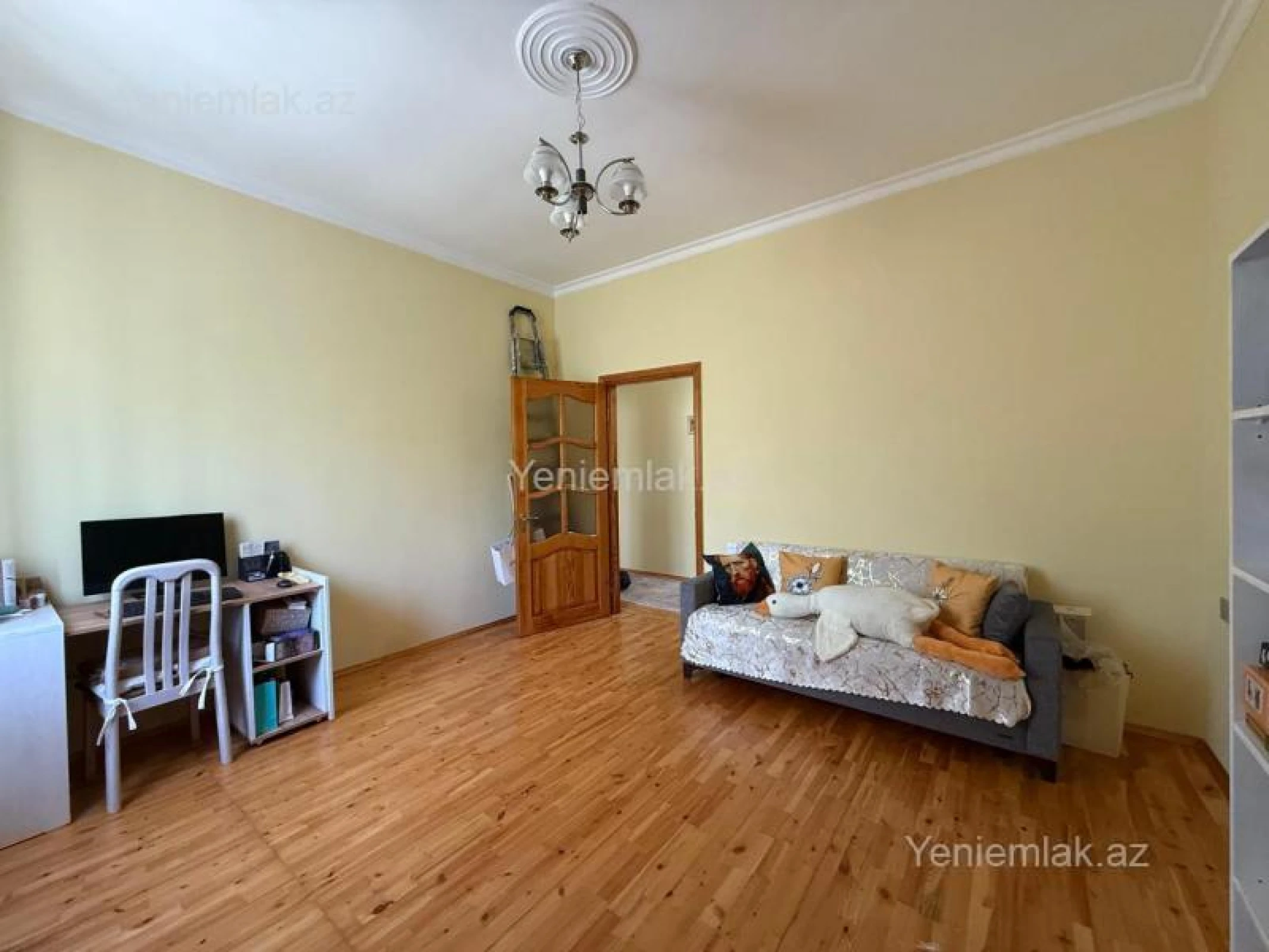 Satılır 4 otaqlı köhnə tikili 250 m²