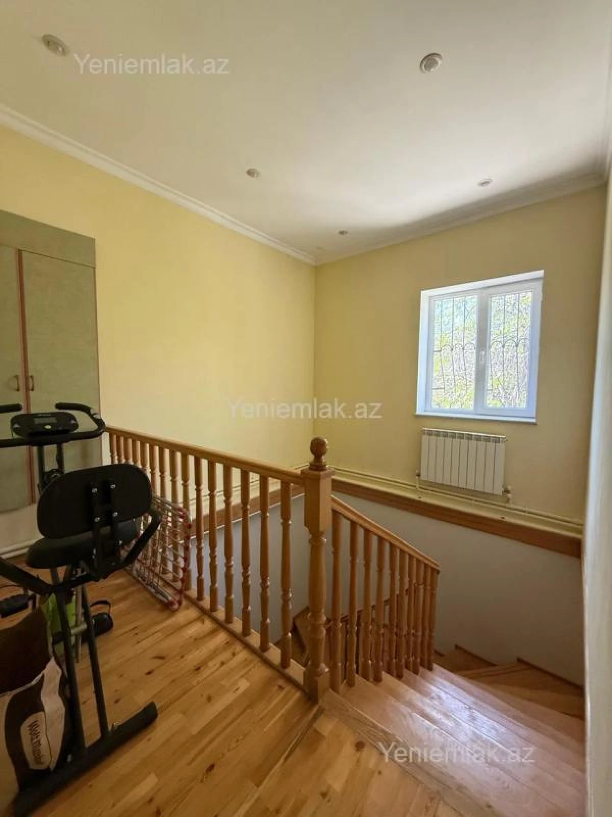 Satılır 4 otaqlı köhnə tikili 250 m²