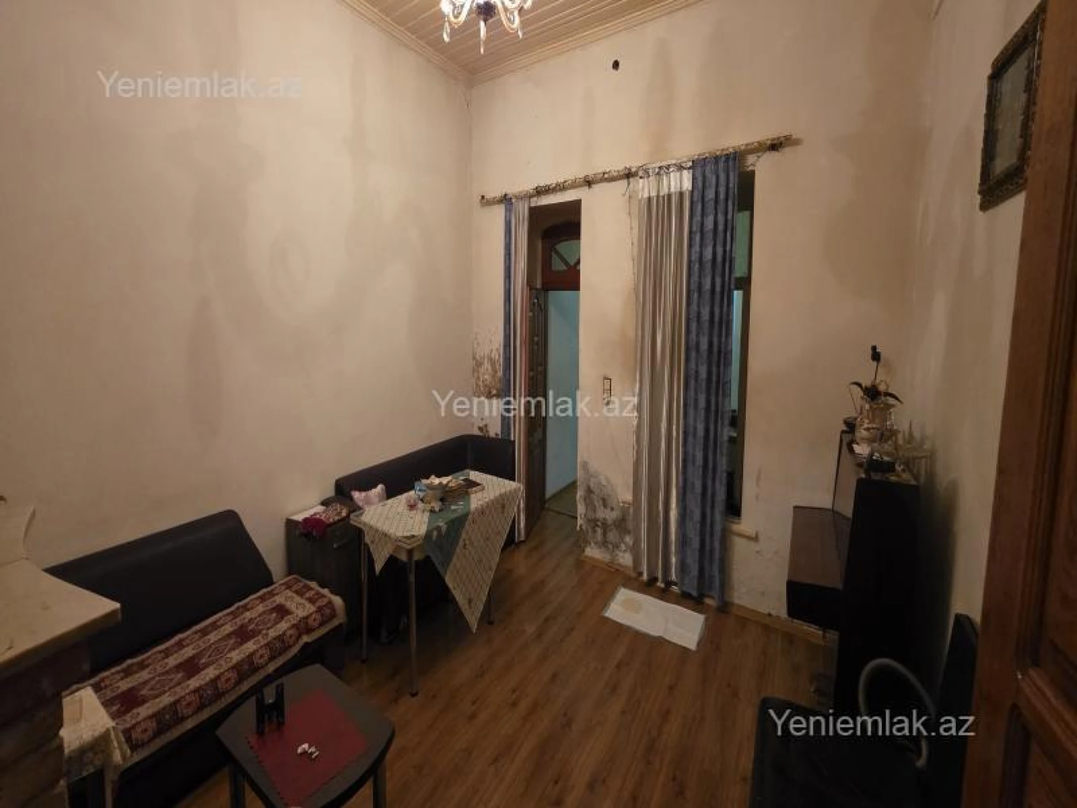 Satılır 4 otaqlı köhnə tikili 80 m²