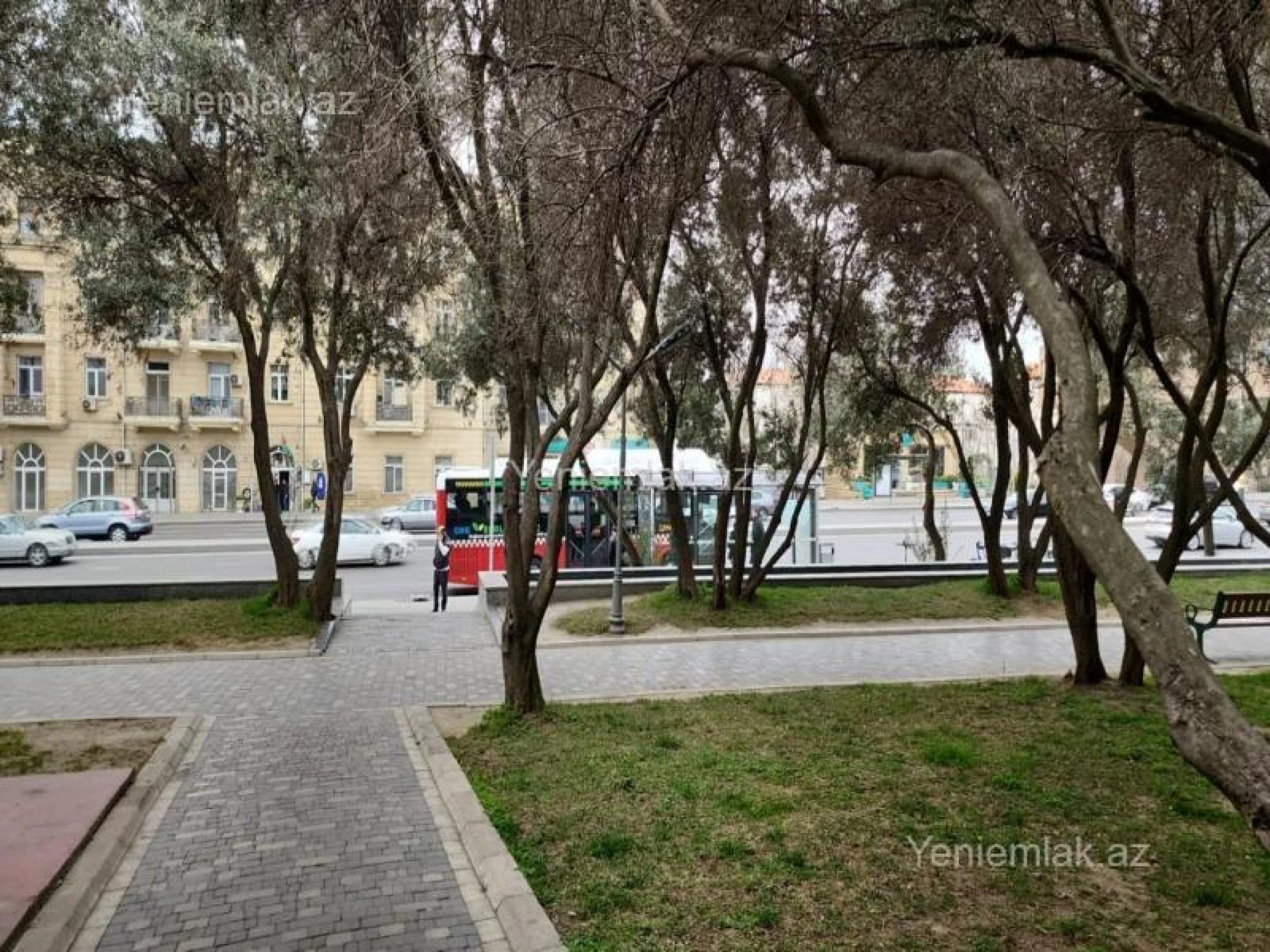 Satılır 3 otaqlı köhnə tikili 80 m²