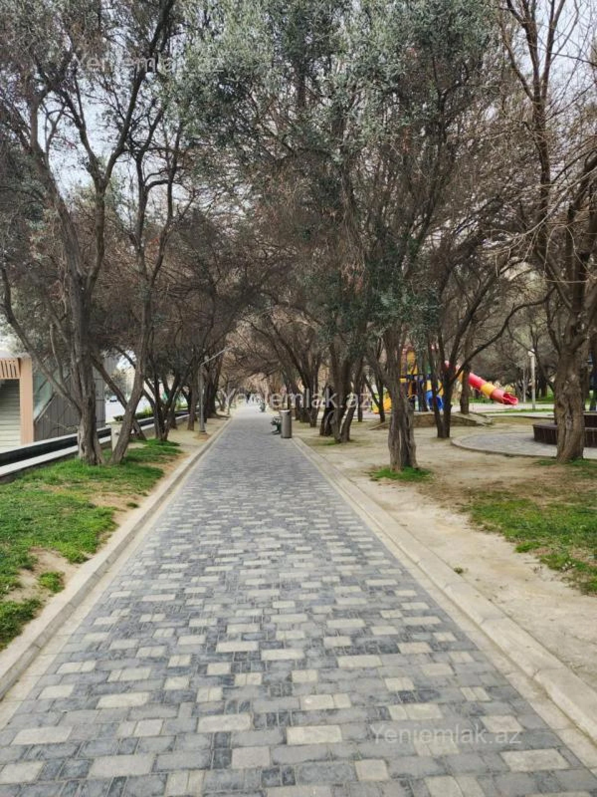 Satılır 3 otaqlı köhnə tikili 80 m²