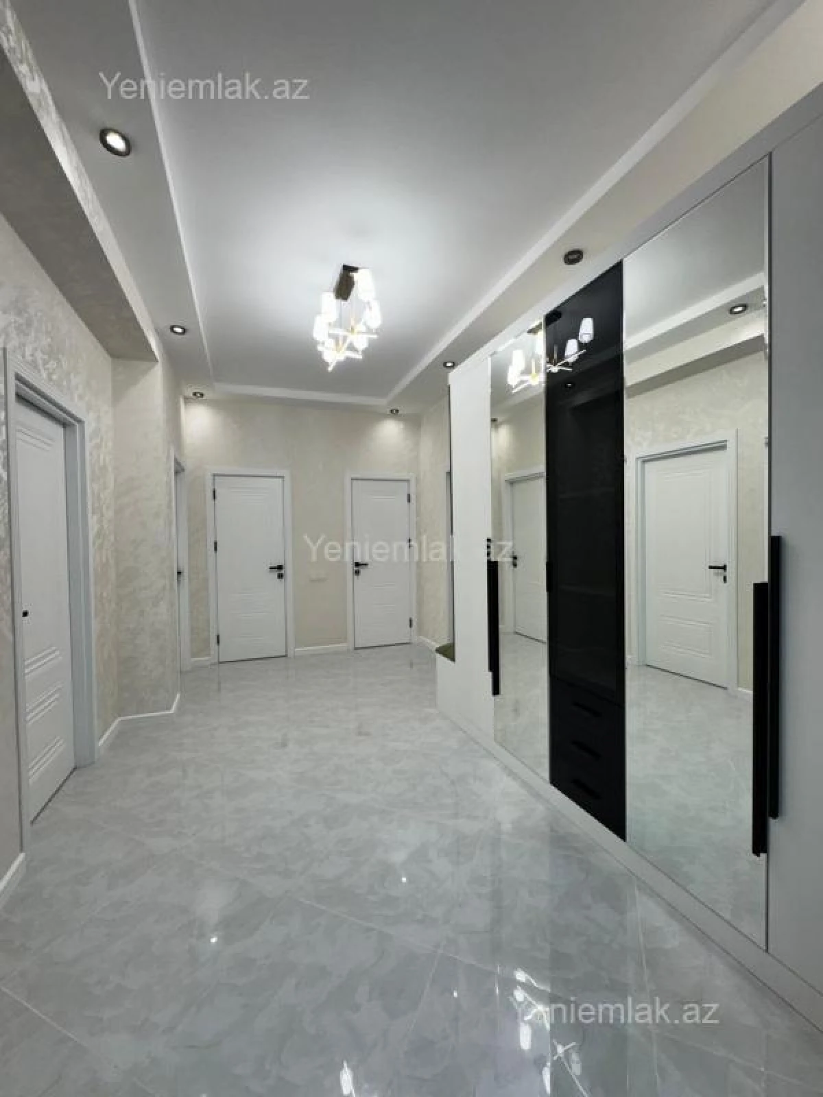 Satılır 3 otaqlı yeni tikili 82 m²