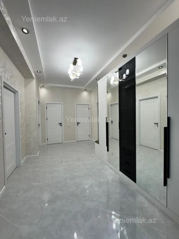 Satılır 3 otaqlı yeni tikili 82 m²