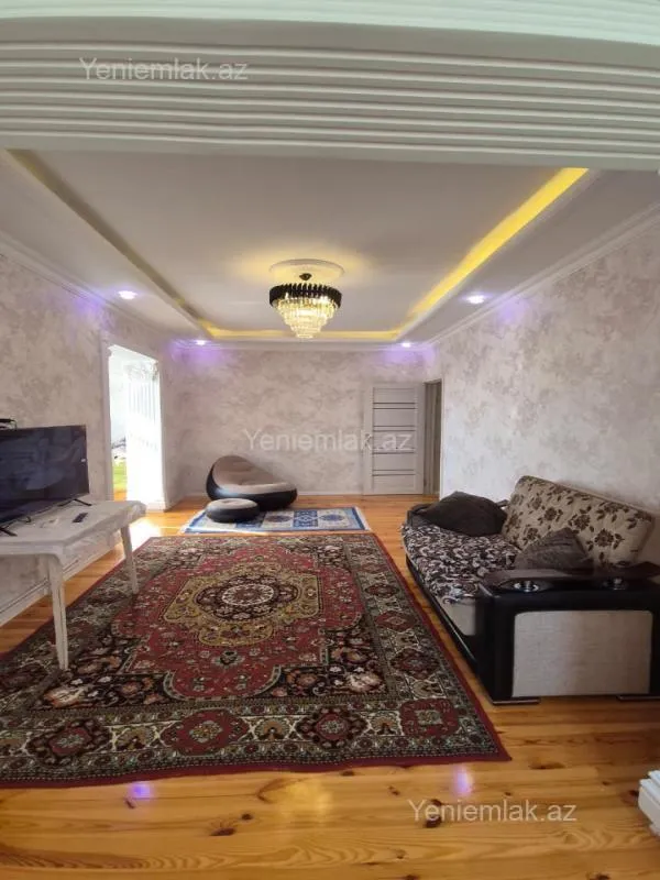 Satılır 2 otaqlı köhnə tikili 65 m²