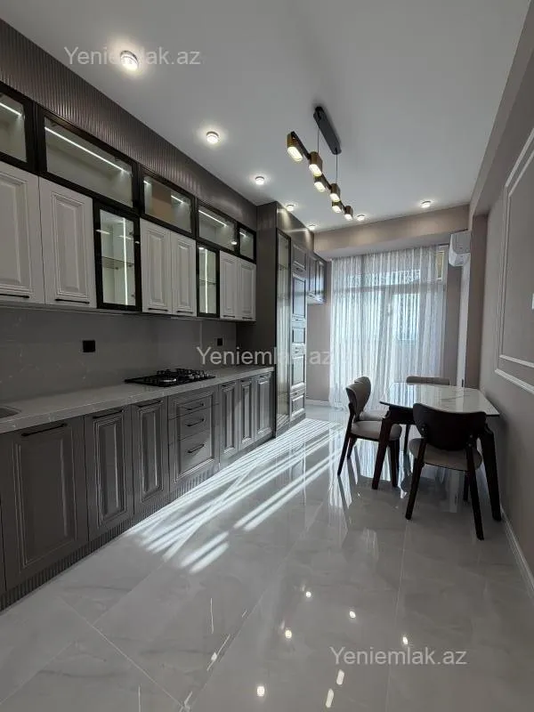 Satılır 3 otaqlı yeni tikili 105 m²