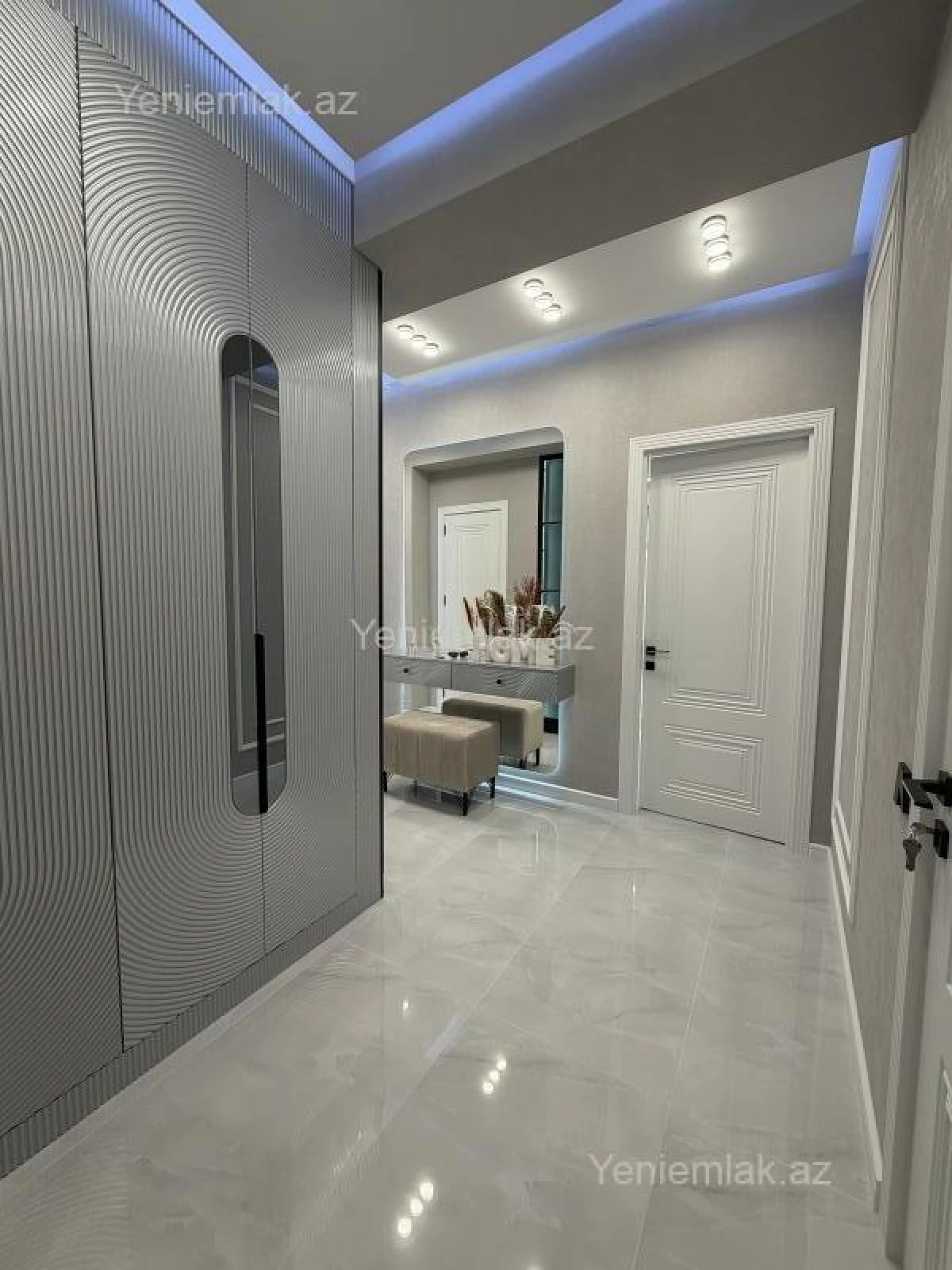 Satılır 3 otaqlı yeni tikili 105 m²