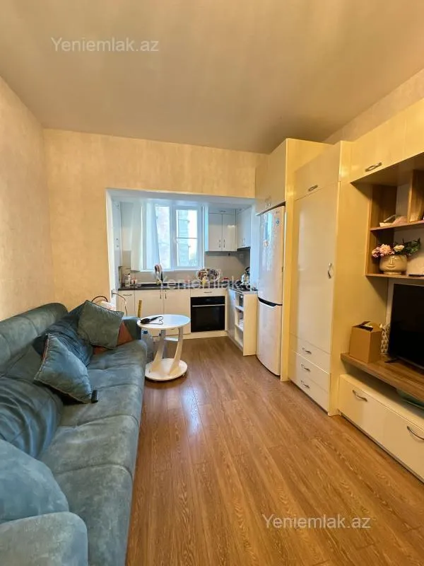 Satılır 2 otaqlı köhnə tikili 50 m²