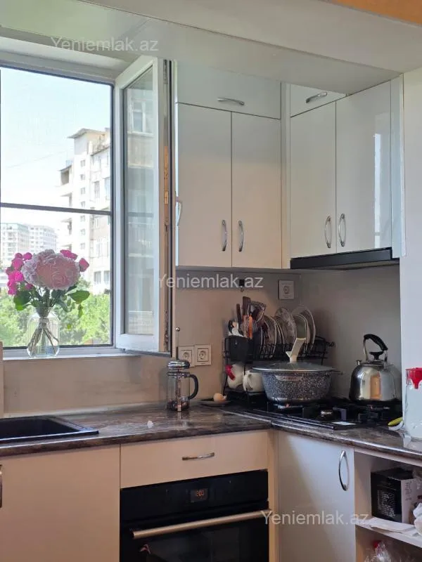 Satılır 2 otaqlı köhnə tikili 50 m²