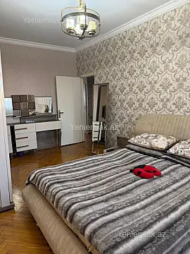 Satılır 3 otaqlı köhnə tikili 80 m²