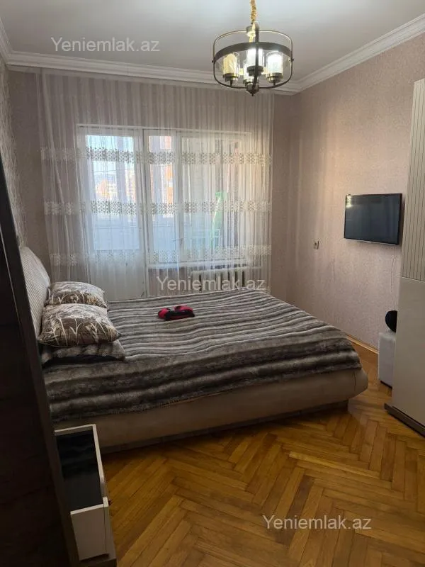 Satılır 3 otaqlı köhnə tikili 80 m²