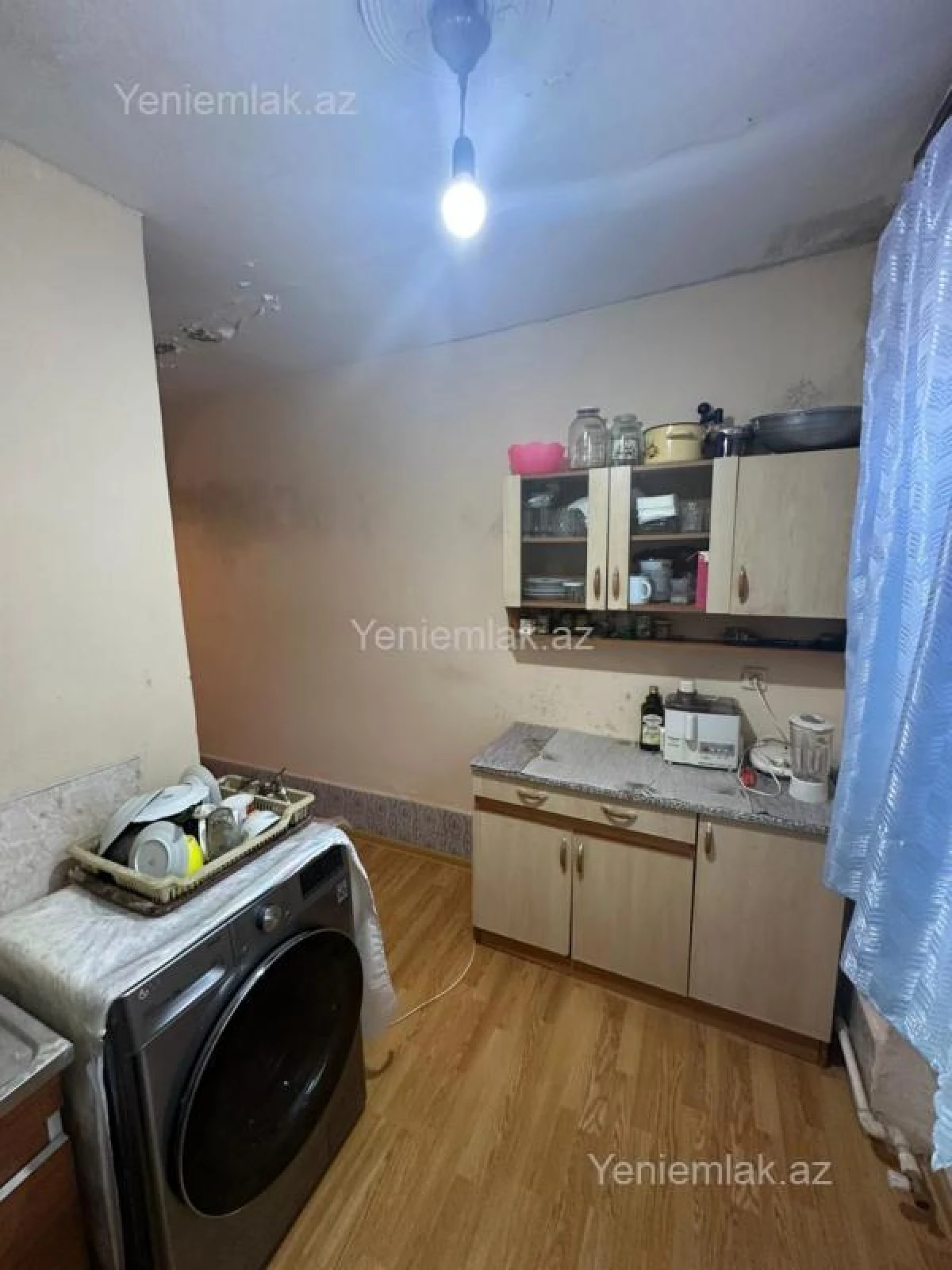Satılır 6 otaqlı köhnə tikili 150 m²