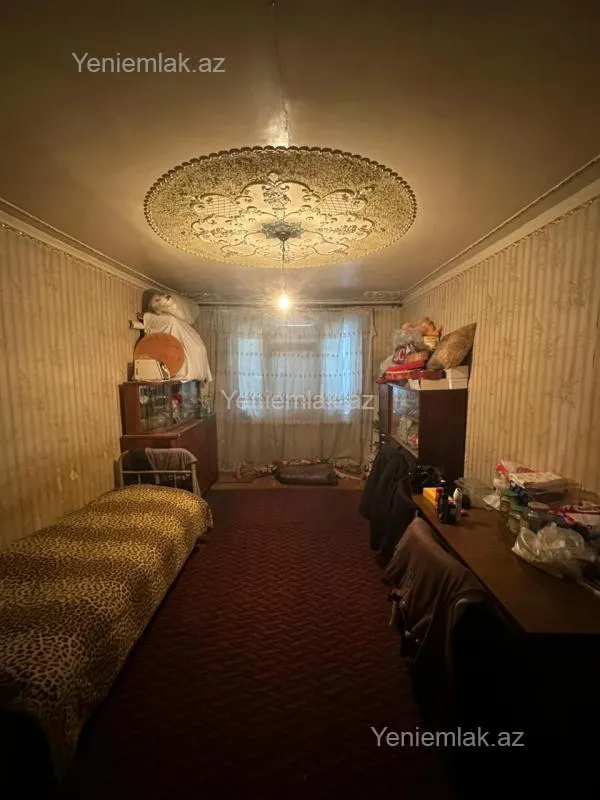 Satılır 6 otaqlı köhnə tikili 150 m²