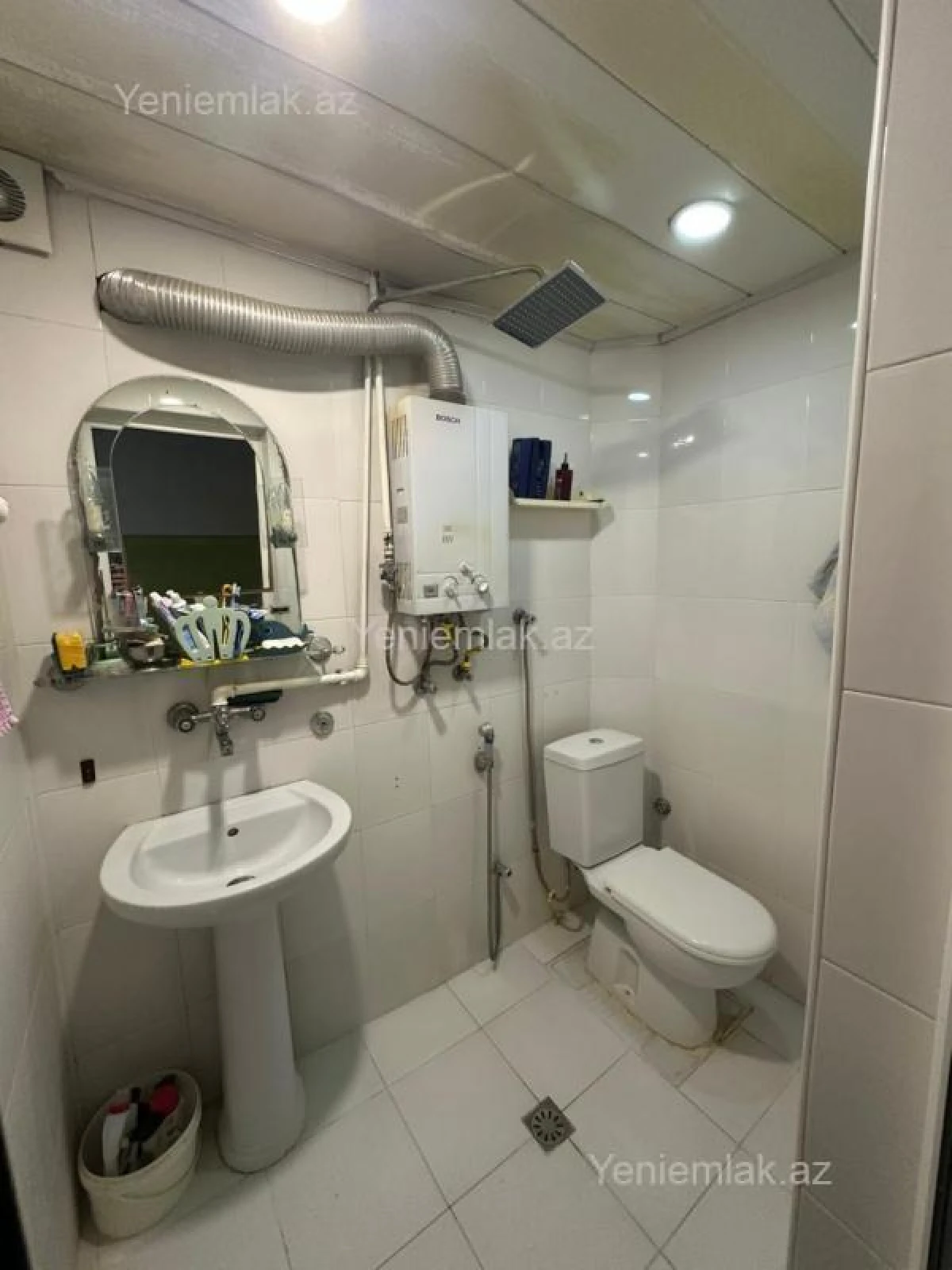 Satılır 6 otaqlı köhnə tikili 150 m²