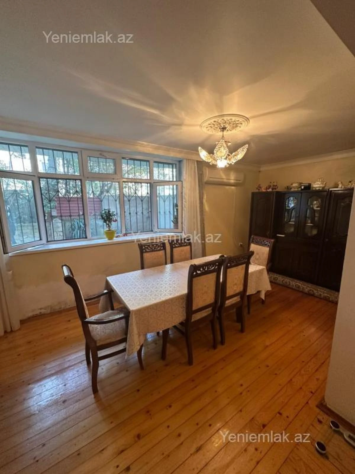 Satılır 6 otaqlı köhnə tikili 150 m²