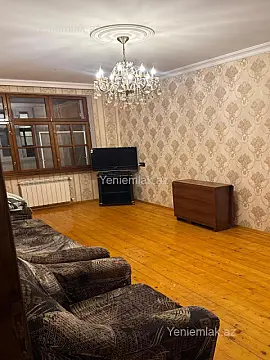 Satılır 4 otaqlı köhnə tikili 90 m² — Sumqayıt, 9-cu mikrorayon 4 otaq 90.00 m²