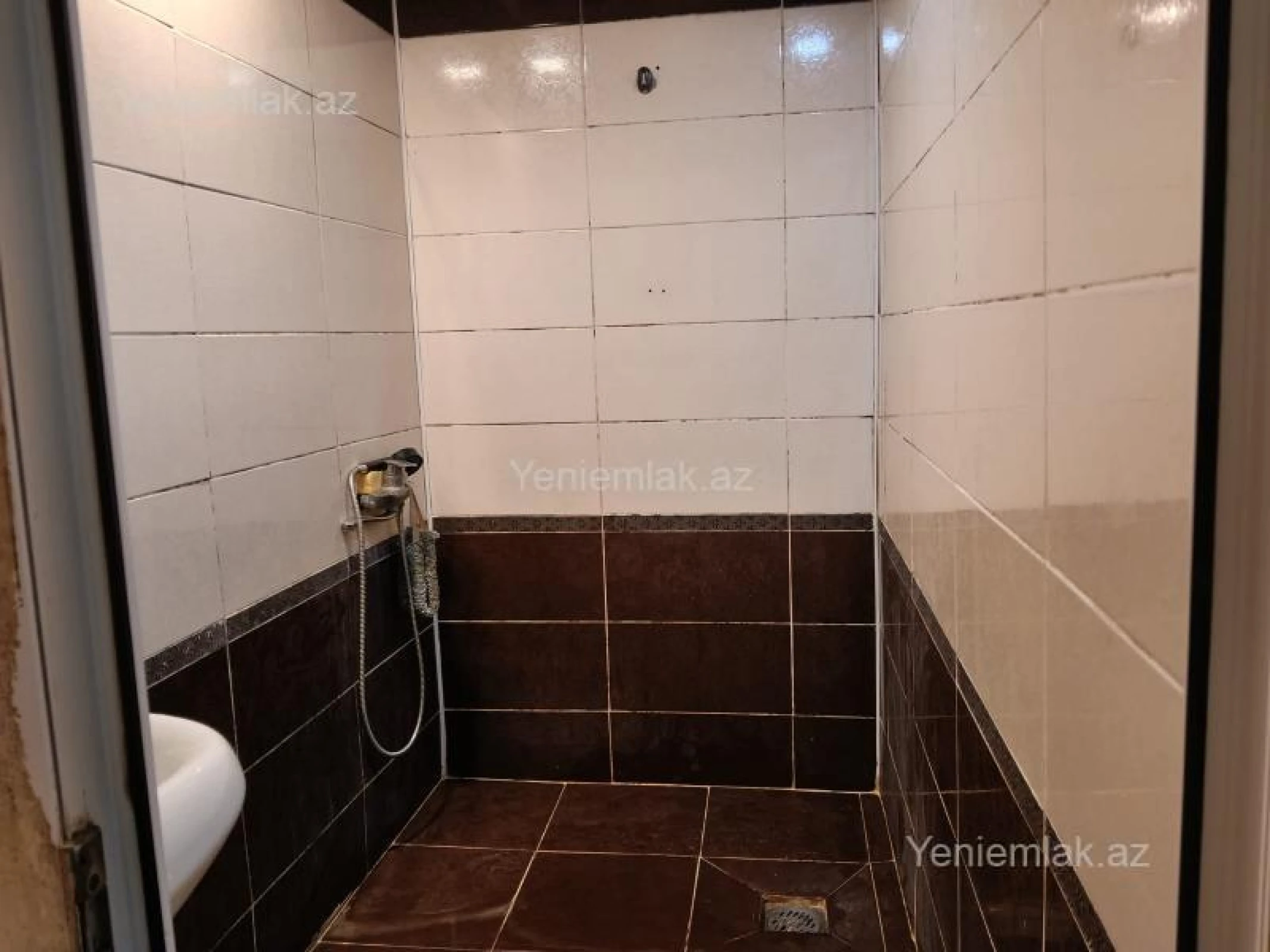 Satılır 3 otaqlı köhnə tikili 85 m²