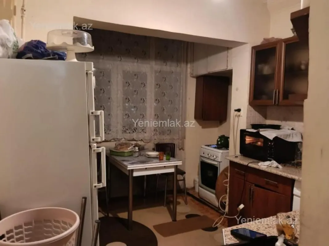 Satılır 3 otaqlı köhnə tikili 85 m²