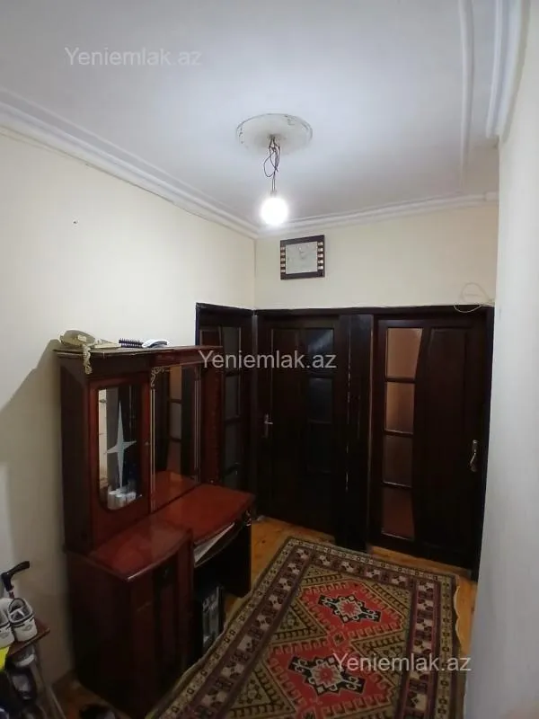 Satılır 3 otaqlı köhnə tikili 85 m²