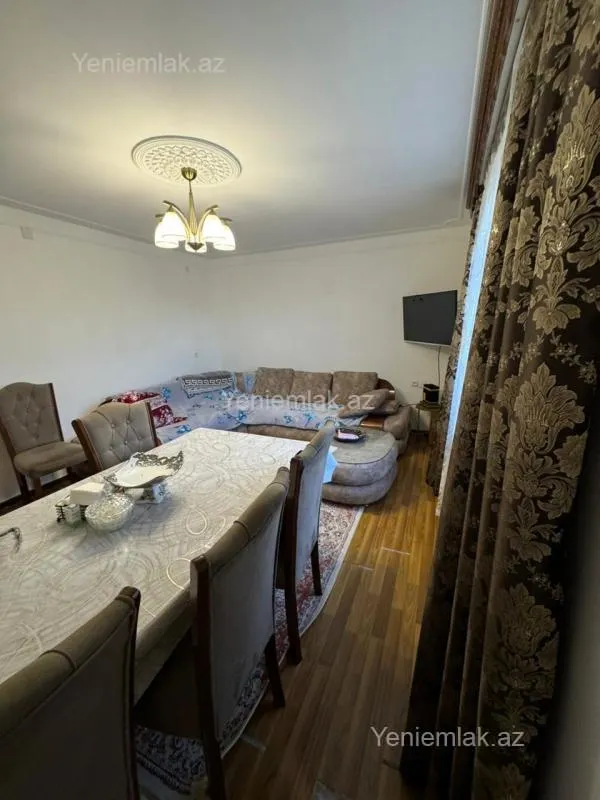 Satılır 3 otaqlı köhnə tikili 84 m²