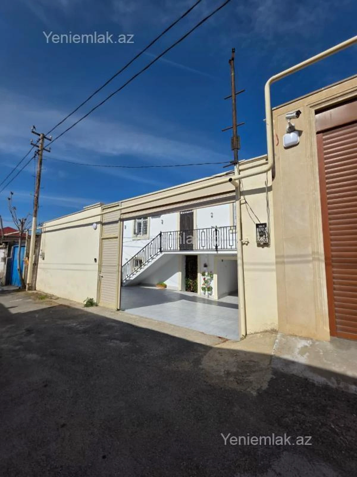 Satılır 3 otaqlı həyət evi 200 m²