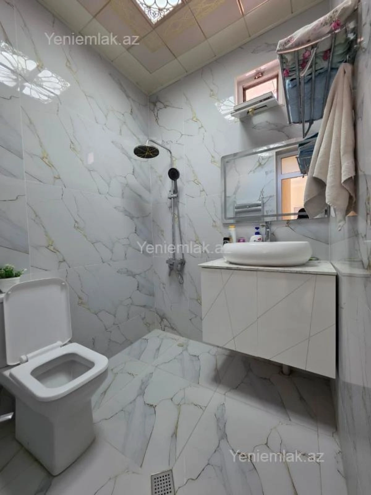 Satılır 3 otaqlı həyət evi 200 m²