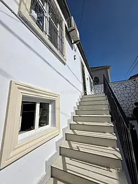 Satılır 3 otaqlı həyət evi 200 m²