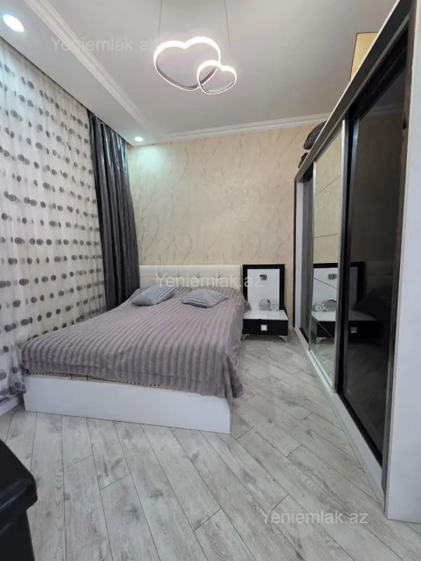 Satılır 3 otaqlı həyət evi 200 m²