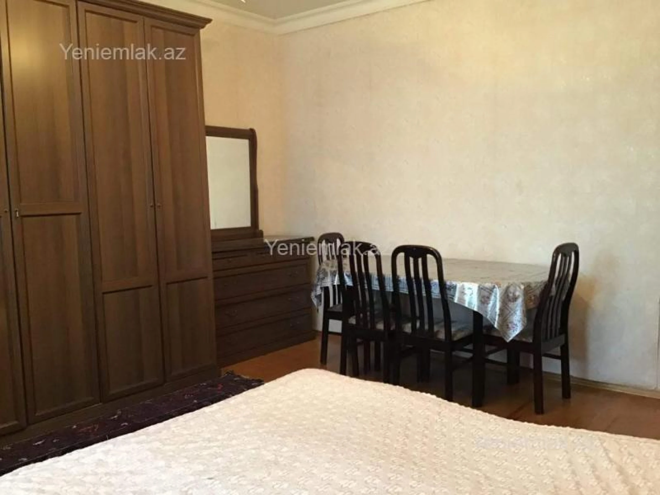 Satılır 7 otaqlı həyət evi 180 m²