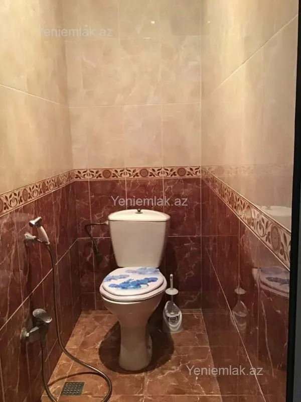 Satılır 7 otaqlı həyət evi 180 m²
