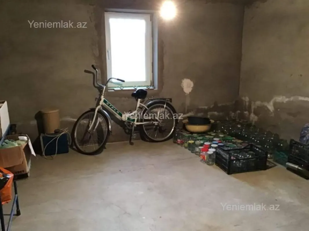 Satılır 7 otaqlı həyət evi 180 m²