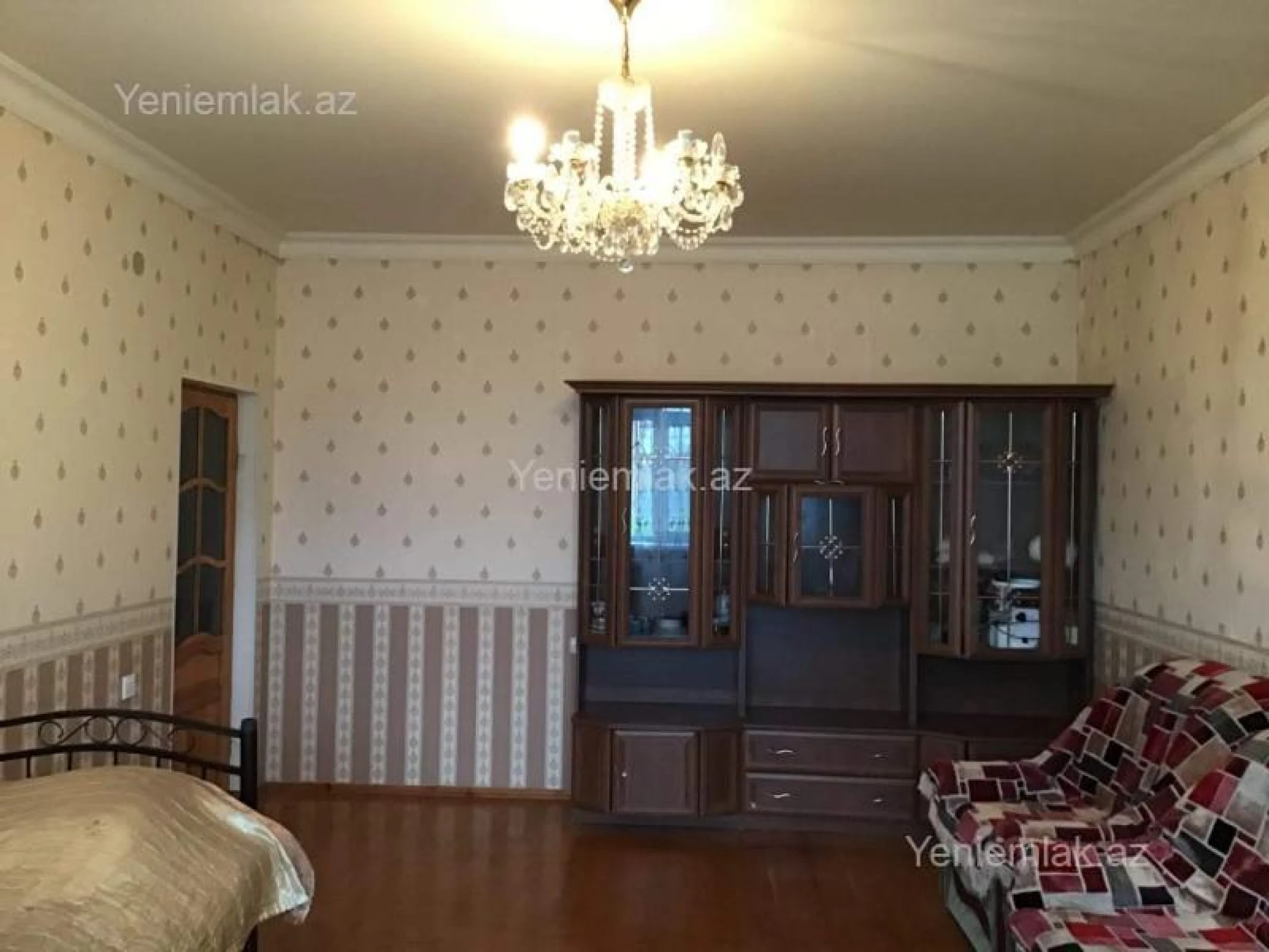 Satılır 7 otaqlı həyət evi 180 m²