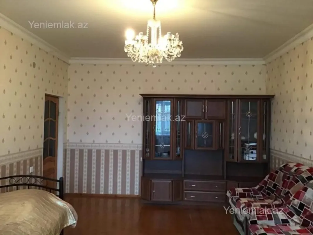 Satılır 7 otaqlı həyət evi 180 m²