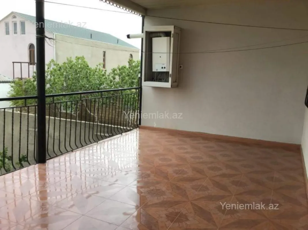 Satılır 7 otaqlı həyət evi 180 m²