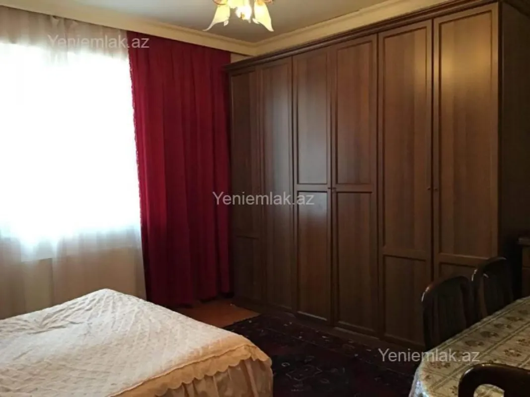 Satılır 7 otaqlı həyət evi 180 m²