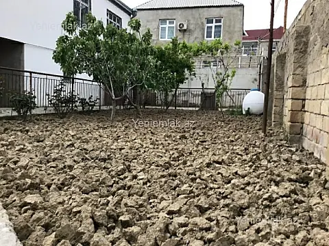 Satılır 7 otaqlı həyət evi 180 m²