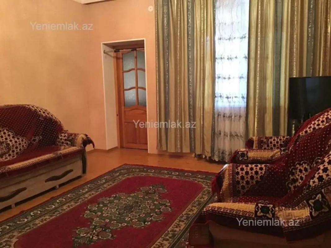 Satılır 7 otaqlı həyət evi 180 m²
